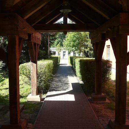 Hotel Kreuzbruchhof Burg Stargard Экстерьер фото