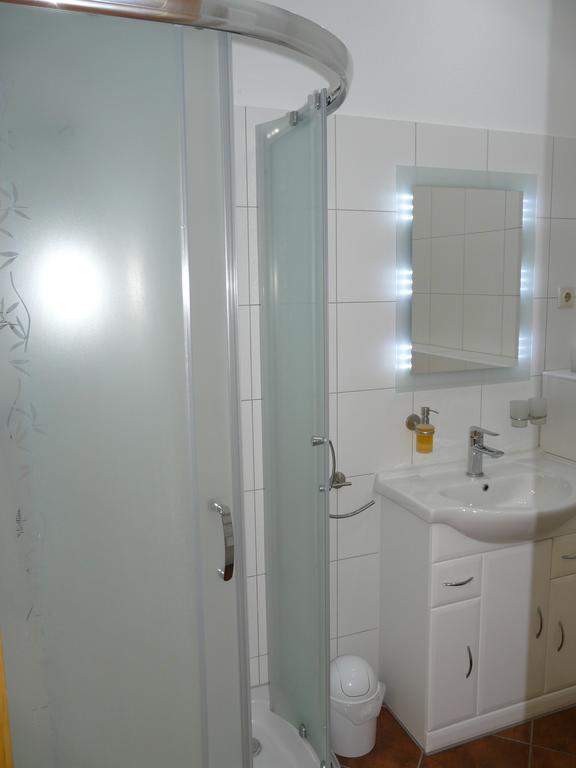 Hotel Kreuzbruchhof Burg Stargard Экстерьер фото