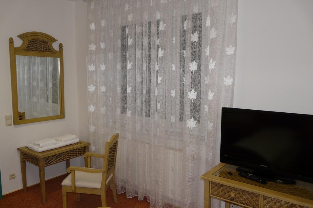 Hotel Kreuzbruchhof Burg Stargard Экстерьер фото
