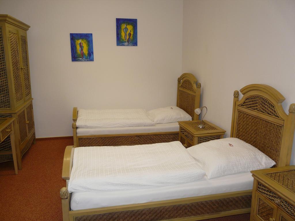 Hotel Kreuzbruchhof Burg Stargard Номер фото