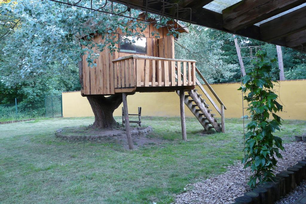 Hotel Kreuzbruchhof Burg Stargard Экстерьер фото