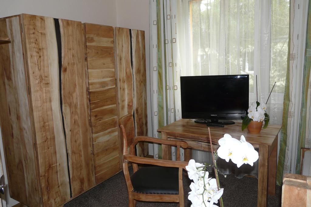 Hotel Kreuzbruchhof Burg Stargard Экстерьер фото