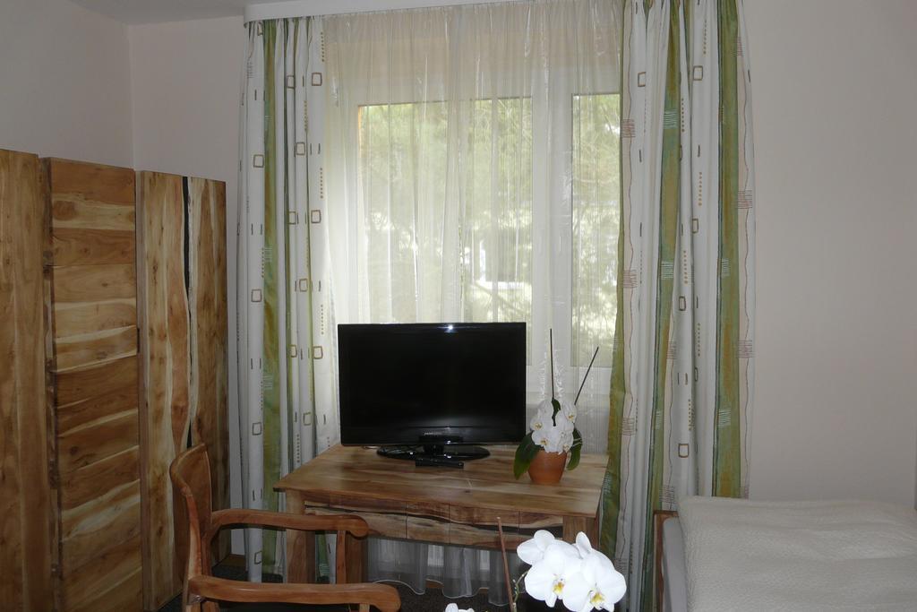 Hotel Kreuzbruchhof Burg Stargard Экстерьер фото