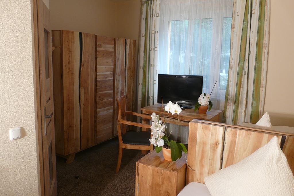 Hotel Kreuzbruchhof Burg Stargard Экстерьер фото