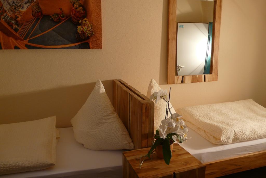 Hotel Kreuzbruchhof Burg Stargard Экстерьер фото