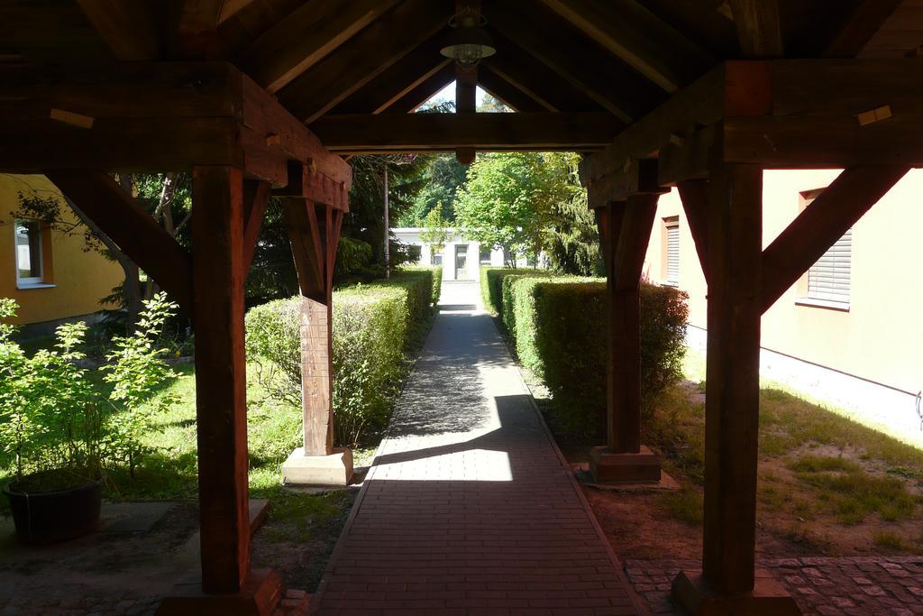 Hotel Kreuzbruchhof Burg Stargard Экстерьер фото